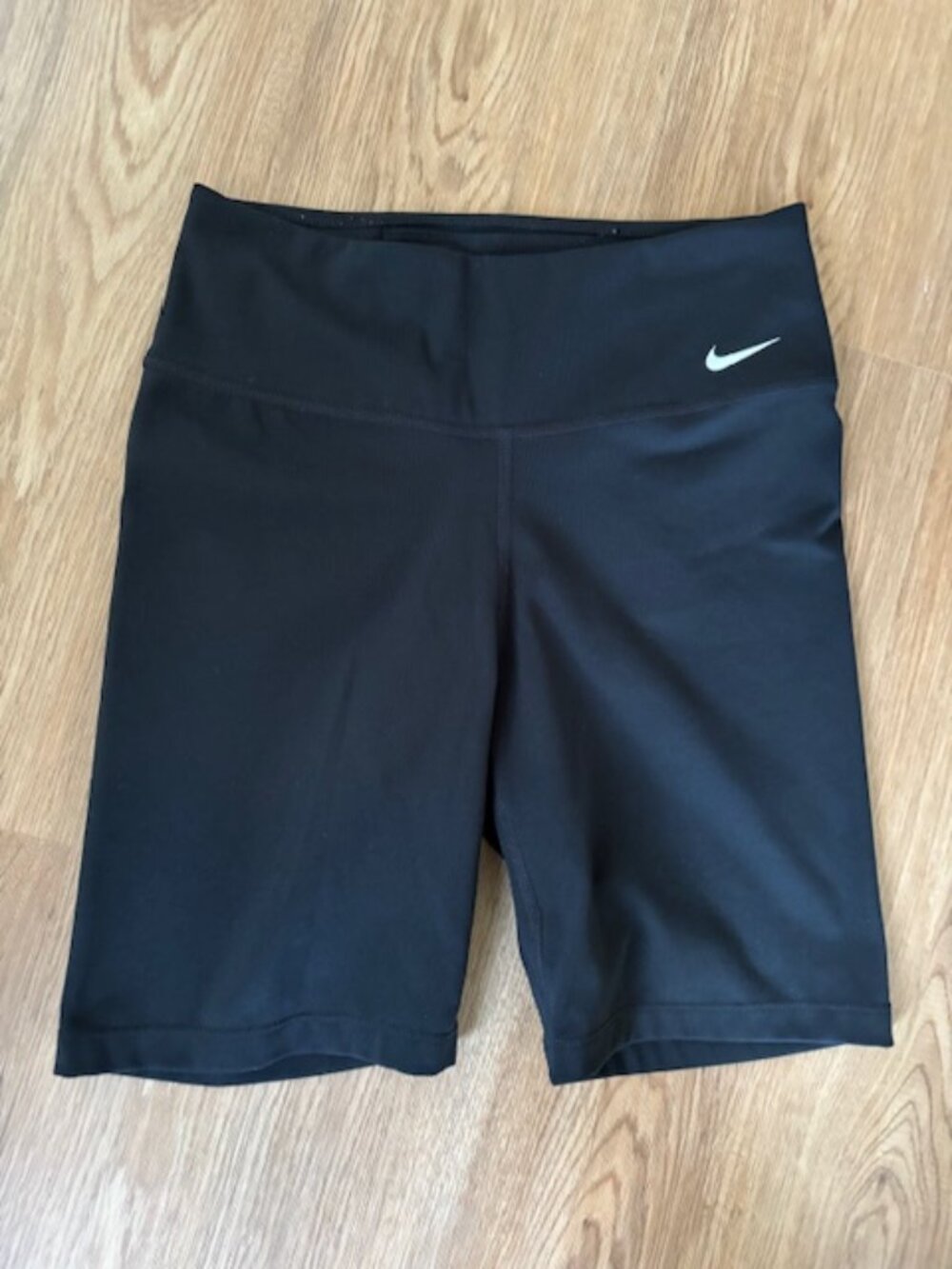 Nike Womens Black High Waisted Bike Athletic Shorts EUC Small